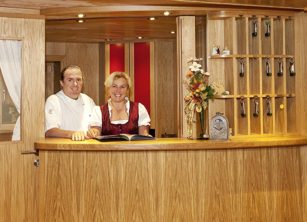 Hotel Restaurant Fruehlingsgarten Füssen Exterior foto